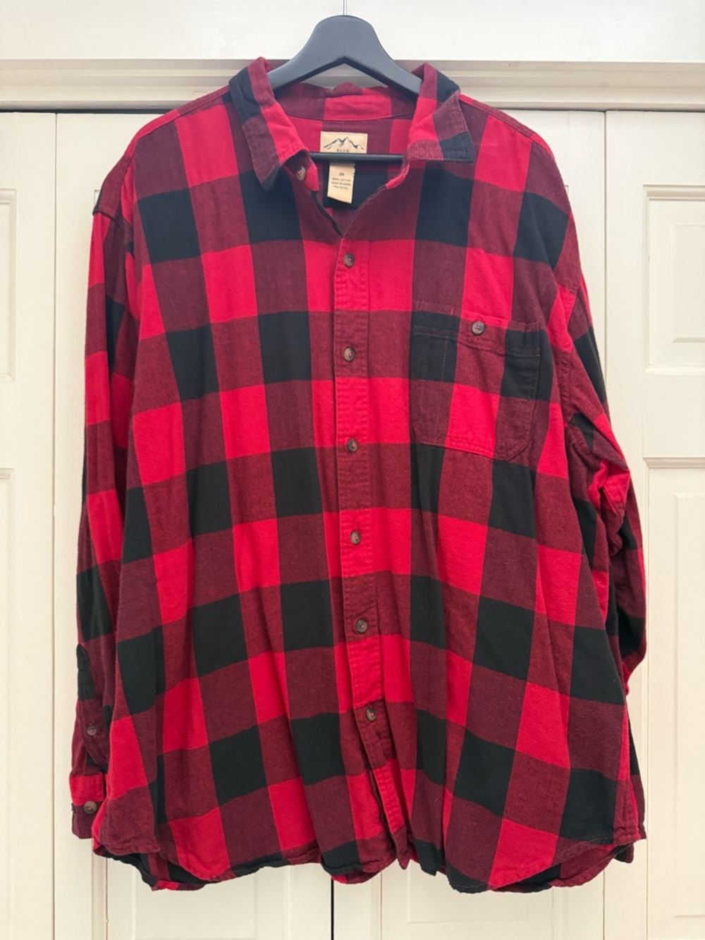 Men's Red & Black Plaid Casual Button-Down Shirt